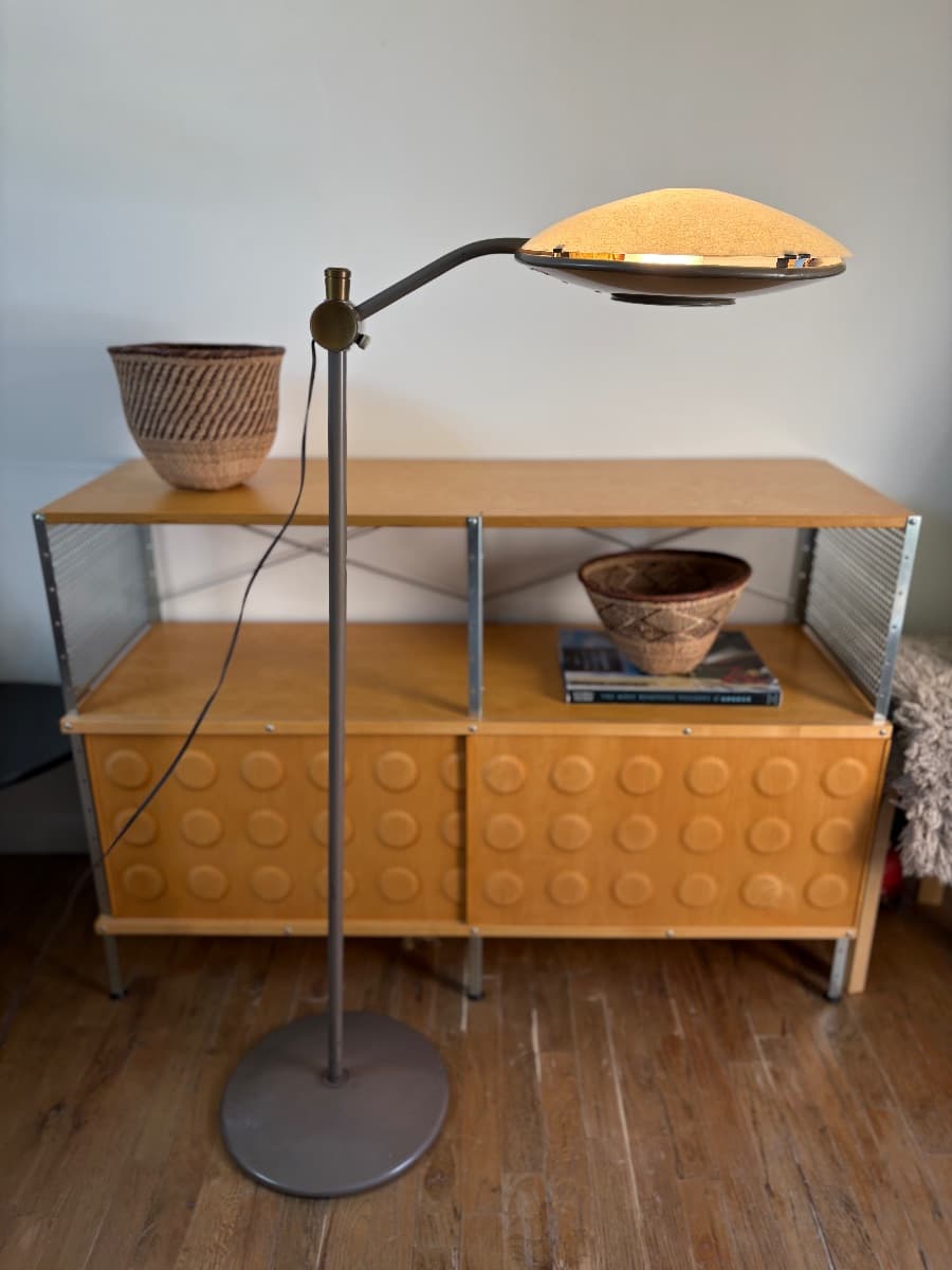 Dazor Mfg Corp, floating saucer, standing lamp - see descrip