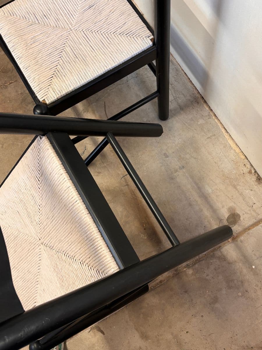 Pair of 70s italian design black and beige rush chairs photo 5
