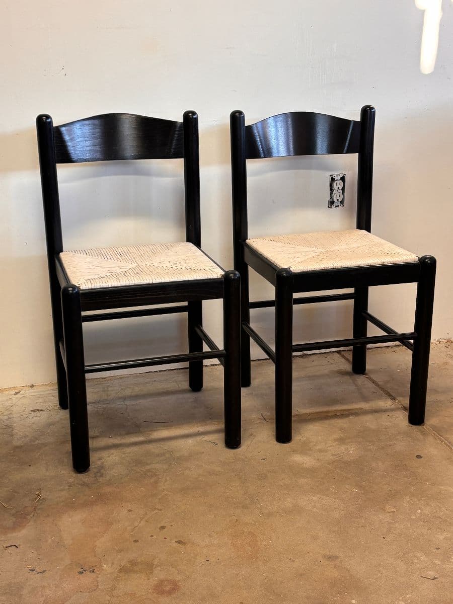 Pair of 70s italian design black and beige rush chairs